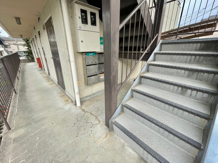 物件外観写真5　(エントランス部分)