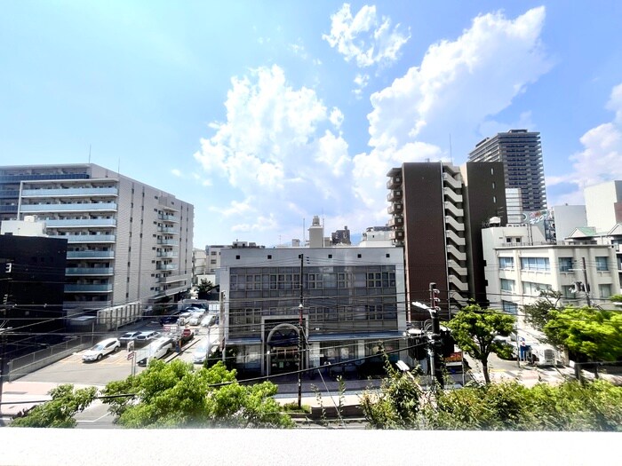 物件内観写真16　(室内からの展望)