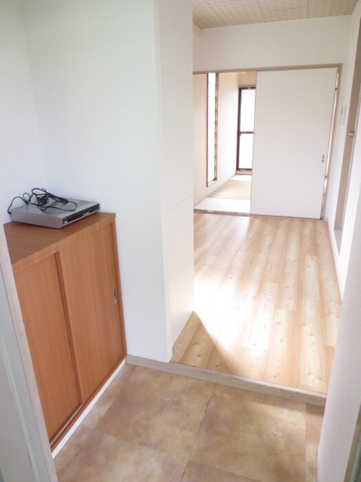 物件内観写真9　(玄関)