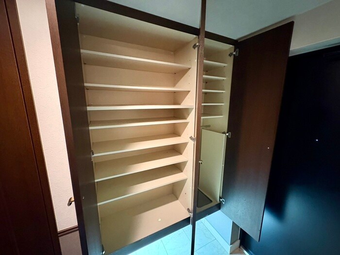 物件内観写真18　(靴箱)