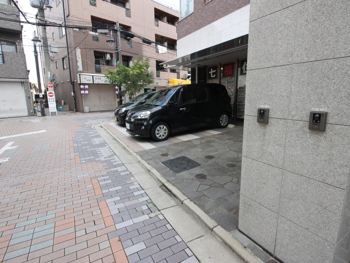 物件外観写真6　(駐車場)