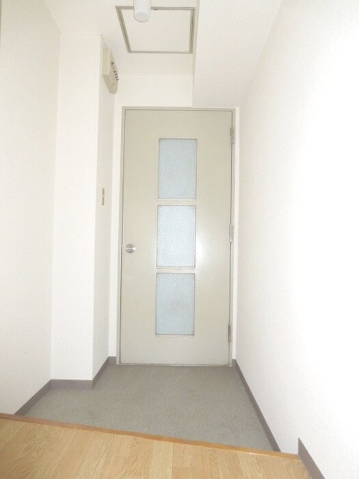 物件内観写真13　(玄関)
