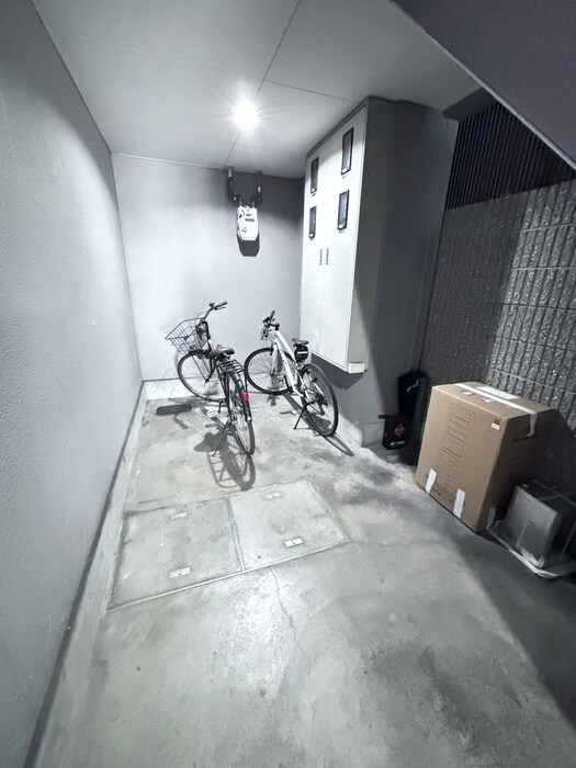 物件外観写真3　(駐輪場)