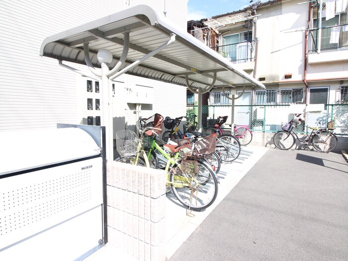 物件外観写真5　(駐輪場)