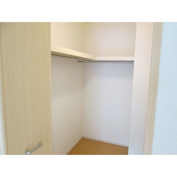 物件内観写真11　(収納)