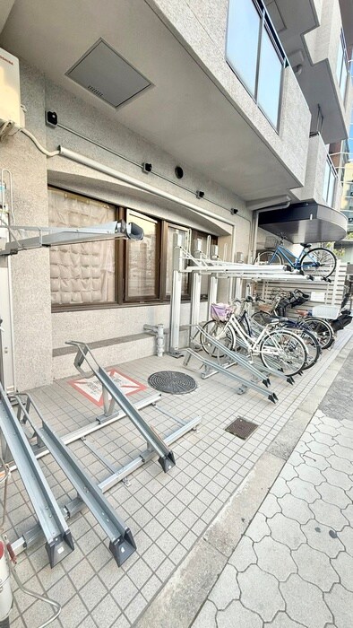 物件外観写真5　(駐輪場)