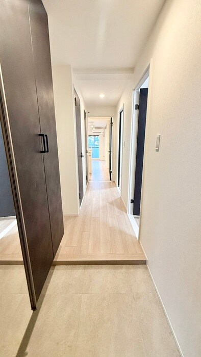 物件内観写真17　(玄関)