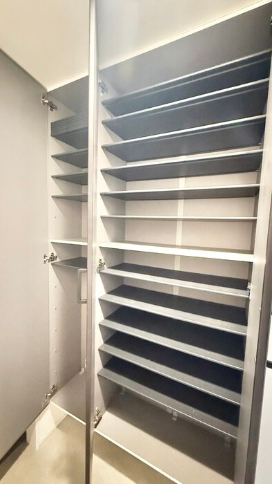 物件内観写真18　(靴箱)