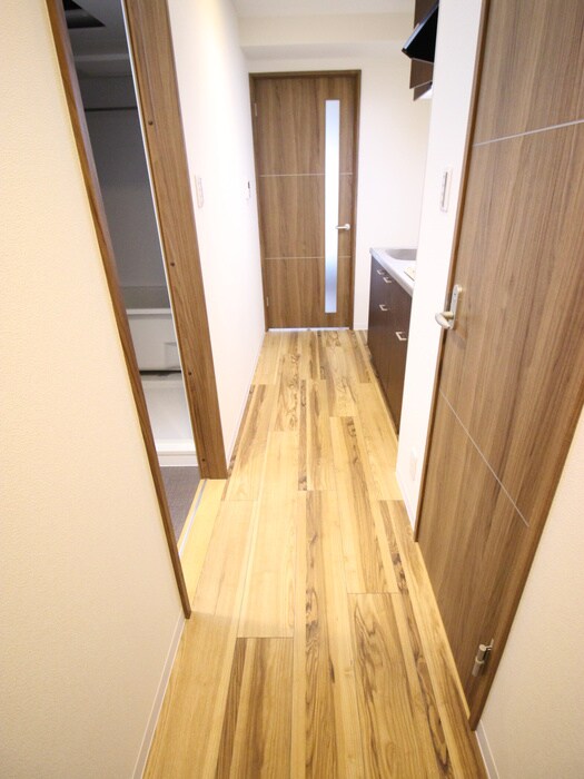 物件内観写真16　(廊下)