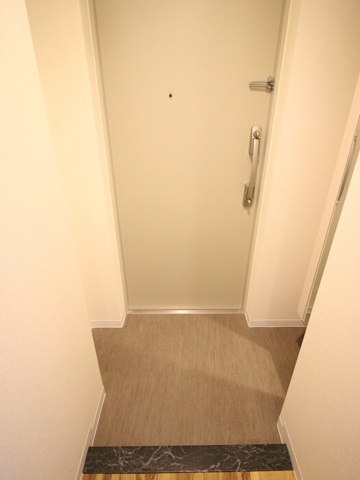 物件内観写真17　(玄関)