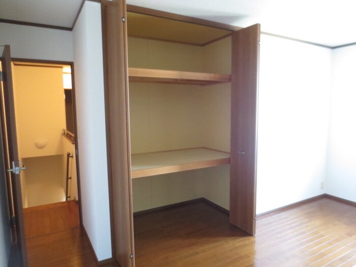 物件内観写真12　(収納)