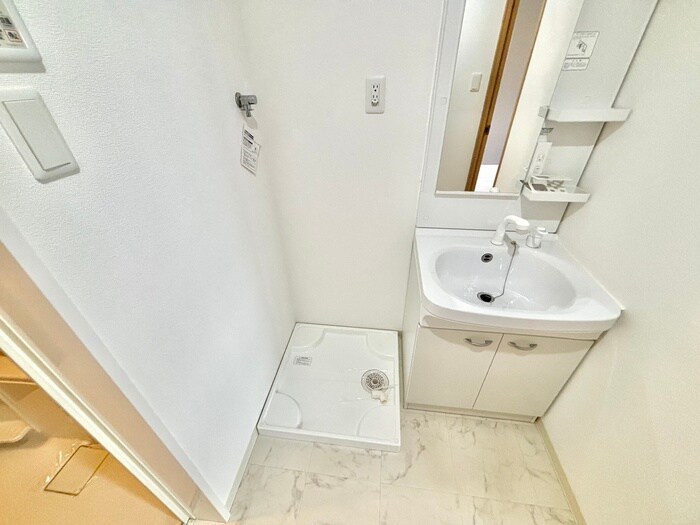 物件内観写真13　(洗濯機置場)