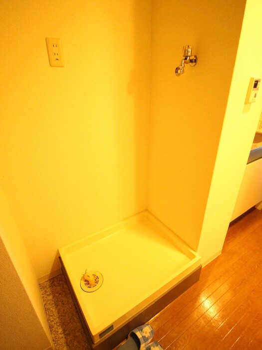 物件内観写真9　(洗濯機置場)