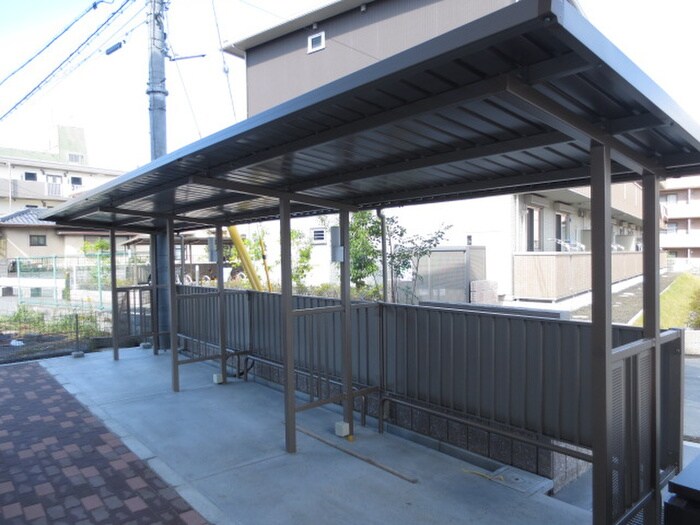 物件外観写真3　(駐輪場)