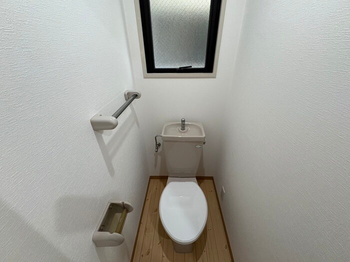 物件内観写真12　(トイレ)