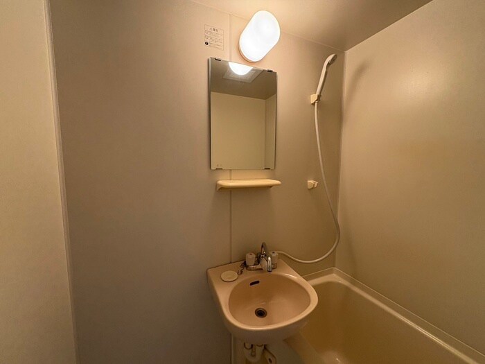 物件内観写真13　(洗面)