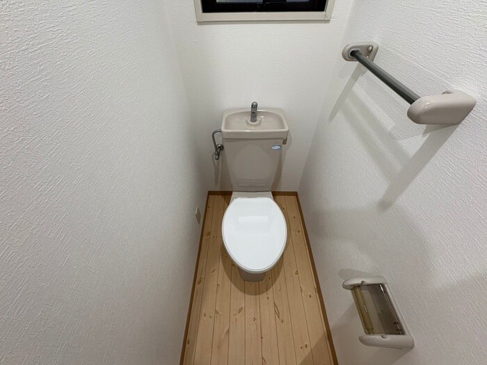 物件内観写真14　(トイレ)