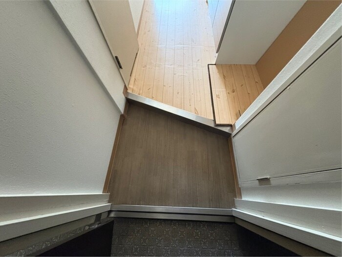 物件内観写真15　(玄関)