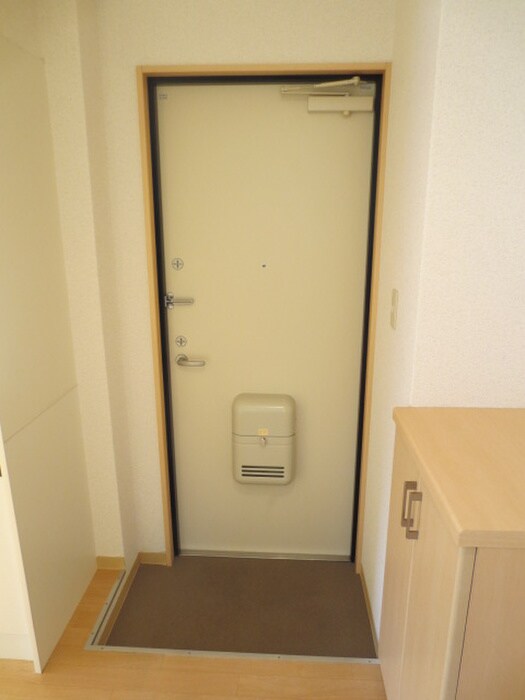 物件内観写真7　(玄関)