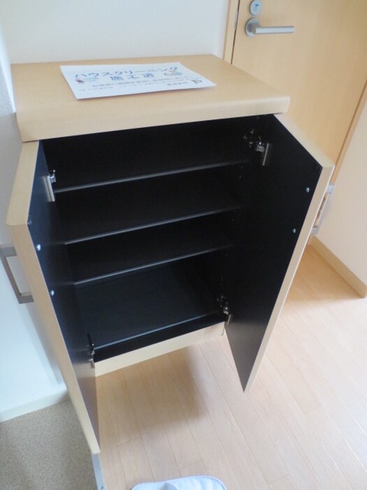 物件内観写真8　(靴箱)