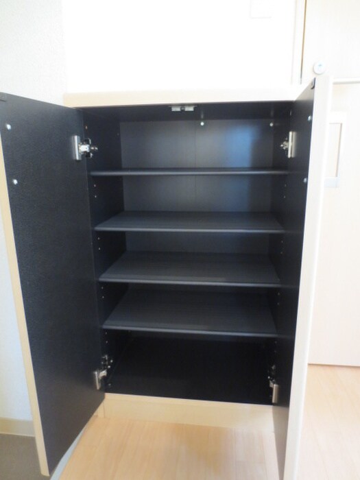 物件内観写真8　(靴箱)