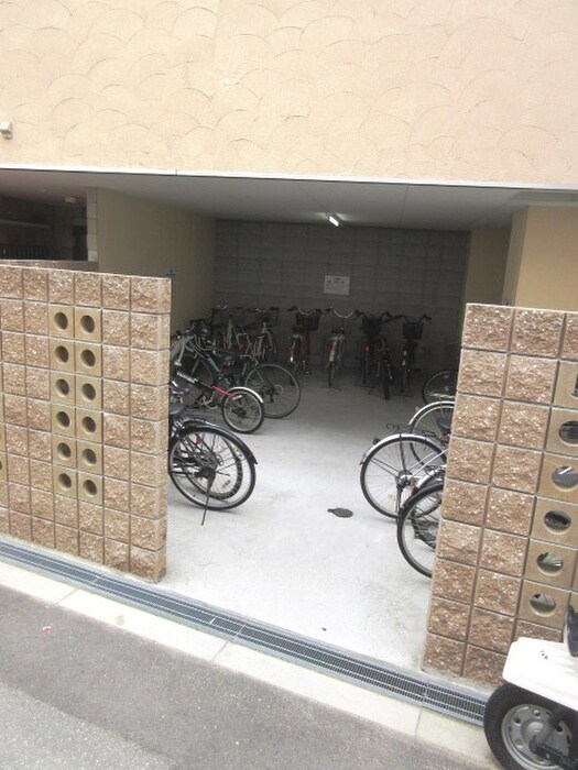 物件外観写真3　(駐輪場)