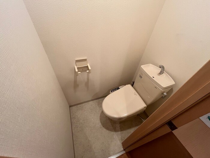 物件内観写真13　(トイレ)