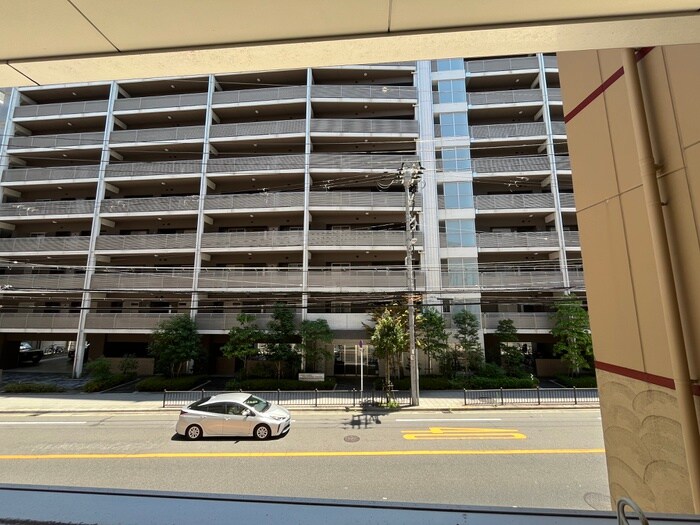 物件内観写真21　(室内からの展望)