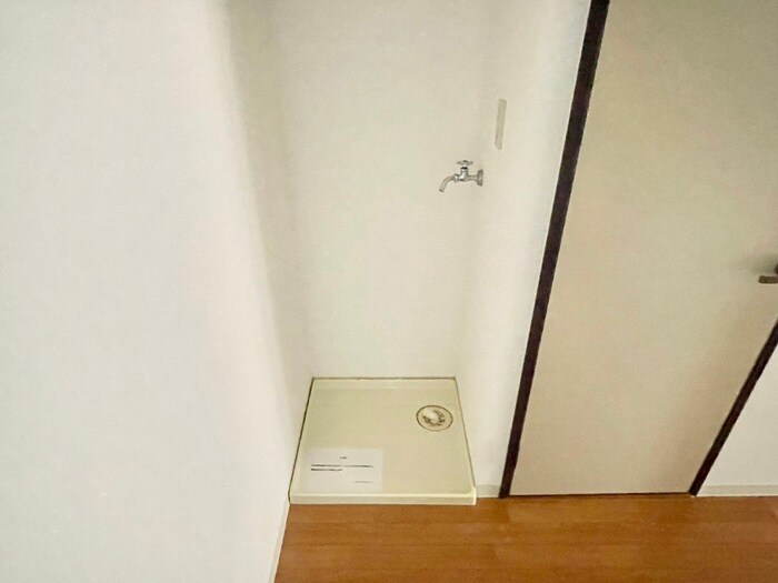 物件内観写真13　(洗濯機置場)