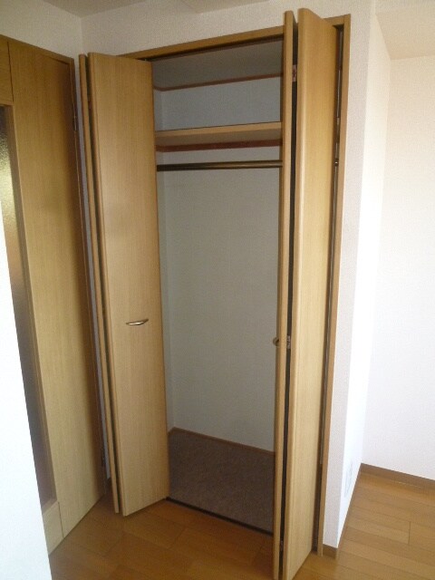 物件内観写真12　(収納)