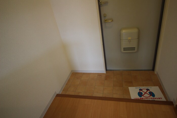 物件内観写真11　(玄関)
