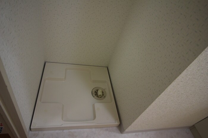 物件内観写真12　(洗濯機置場)