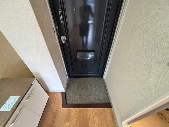 物件内観写真17　(玄関)