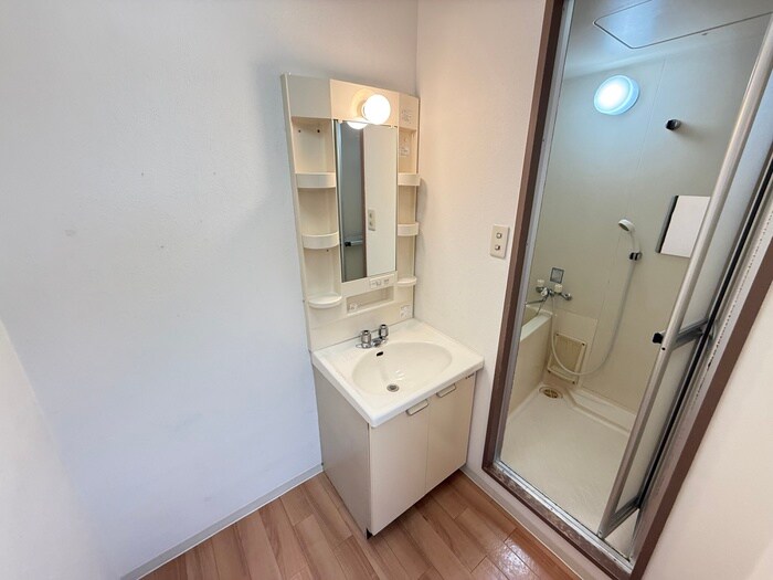 物件内観写真11　(洗面)