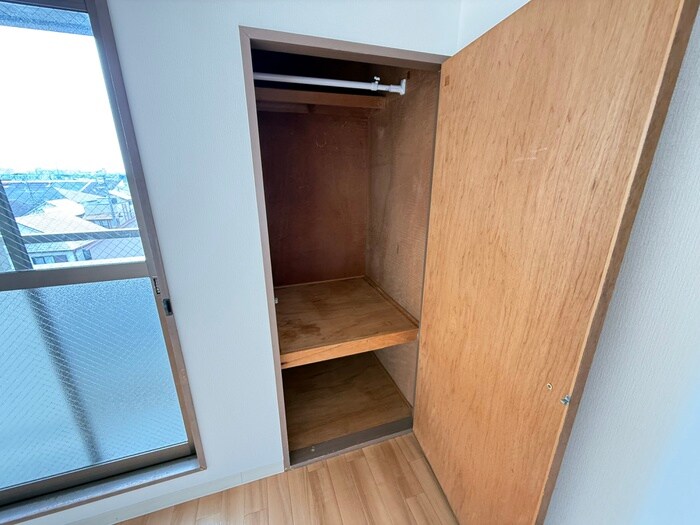 物件内観写真12　(収納)