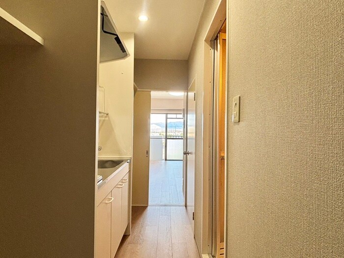 物件内観写真17　(廊下)