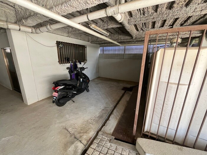 物件外観写真4　(駐輪場)