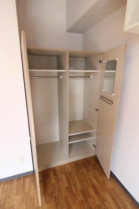 物件内観写真12　(収納)