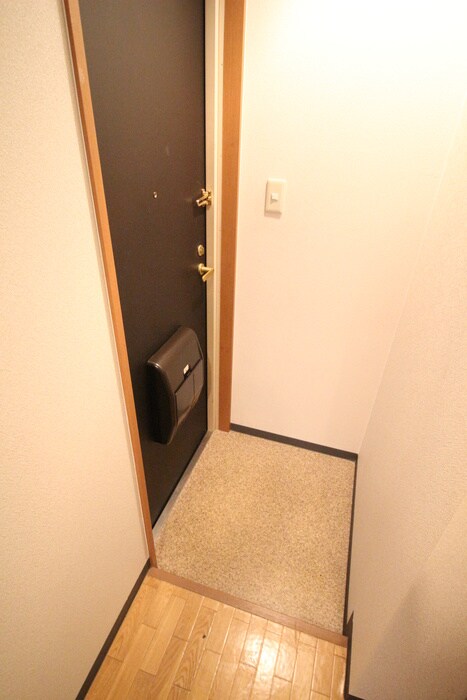 物件内観写真13　(玄関)