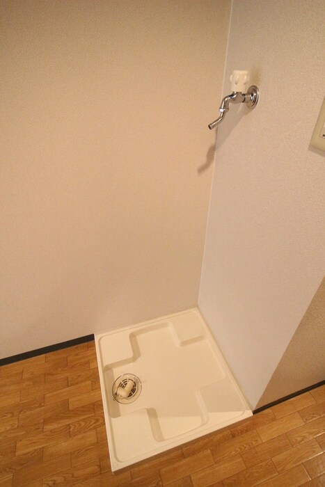 物件内観写真17　(洗濯機置場)