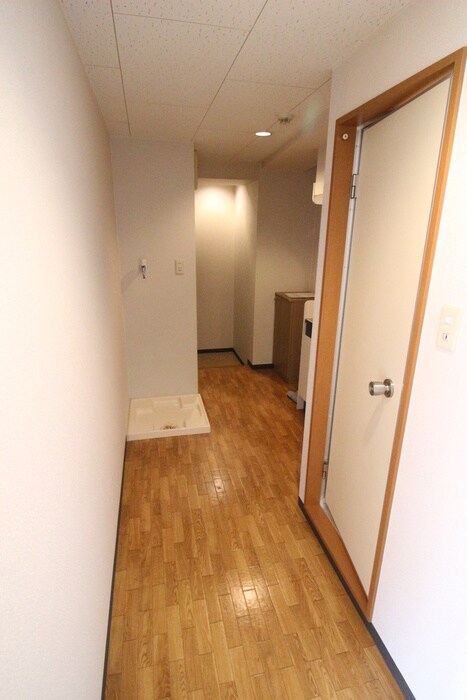 物件内観写真18　(廊下)