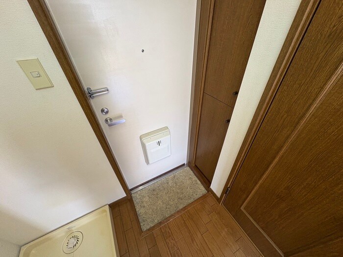 物件内観写真14　(玄関)