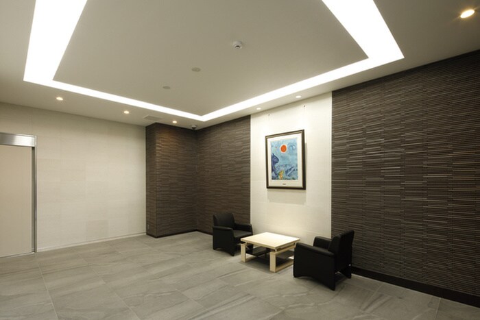 物件外観写真4　(エントランス部分)