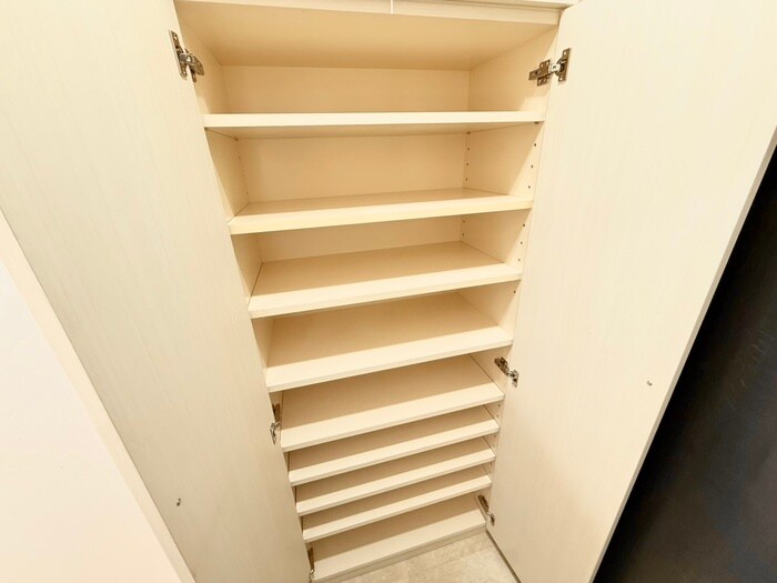 物件内観写真18　(靴箱)