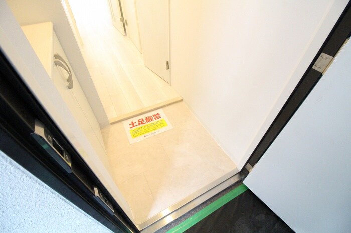 物件内観写真15　(玄関)