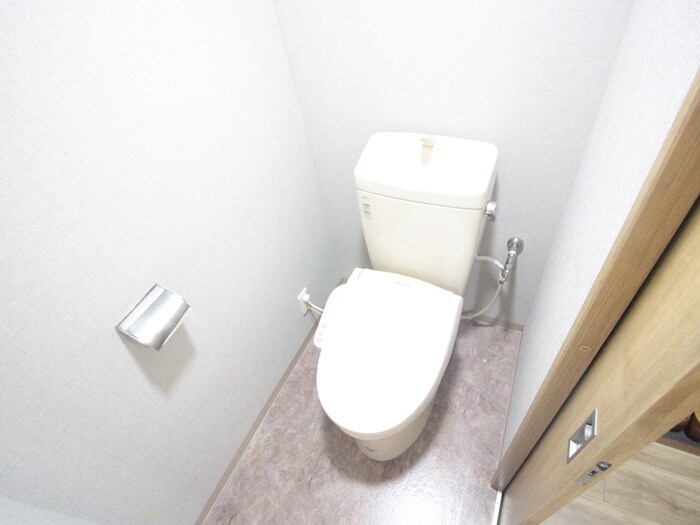 物件内観写真8　(トイレ)