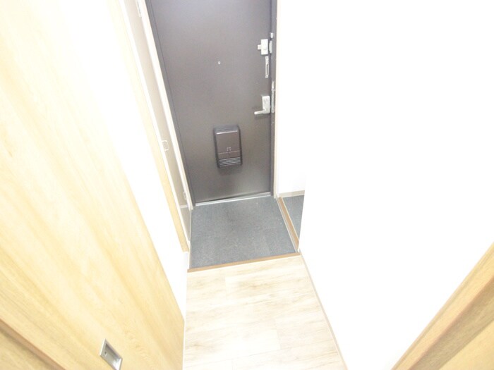 物件内観写真15　(玄関)