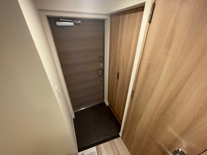 物件内観写真18　(玄関)