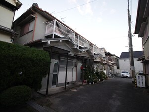 楠葉中町借家外観写真