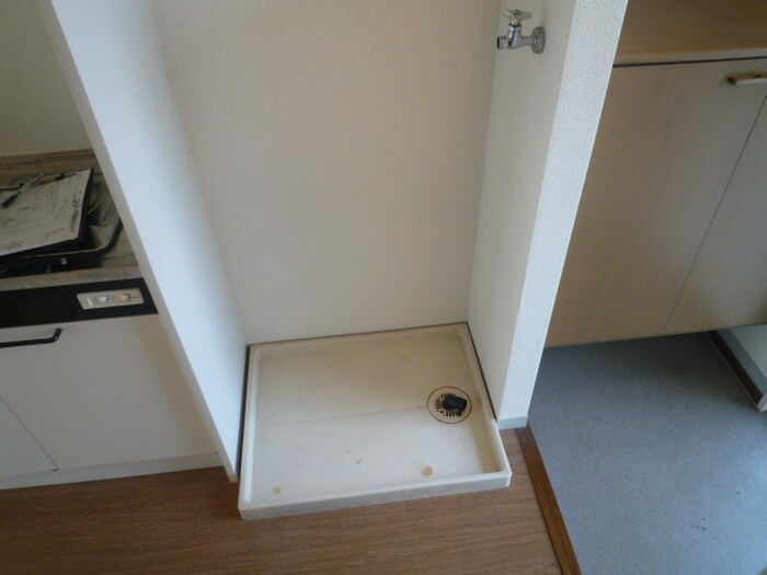 物件内観写真9　(洗濯機置場)